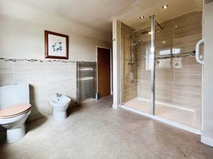 en suite- click for photo gallery